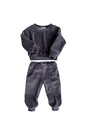 Welurowy dres oversize