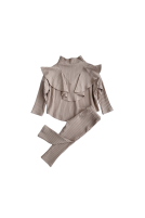 Ribbed set with a large pointed frill