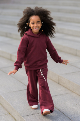 Dziewczęcy komplet dresowy z bluzą z kapturem