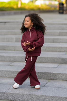 Dziewczęcy komplet dresowy z bluzą z krótkim zamkiem