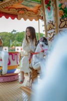 Kurtka z falbankami Petit Carousel