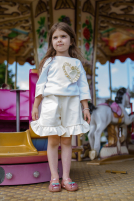 Krótkie spodenki z falbankami Petit Carousel