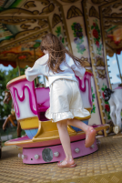 Krótkie spodenki z falbankami Petit Carousel